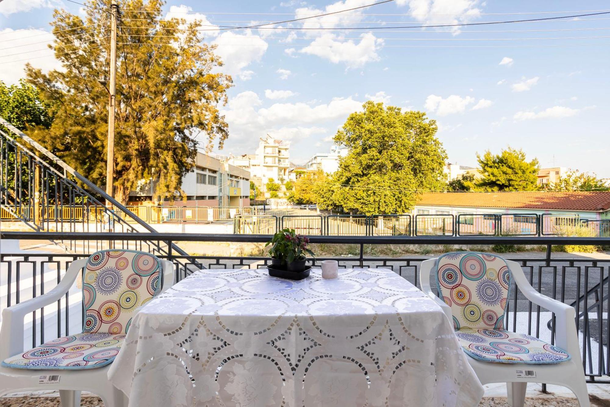 Kalamata'S Sunny Retreat Near The Historic Center Extérieur photo