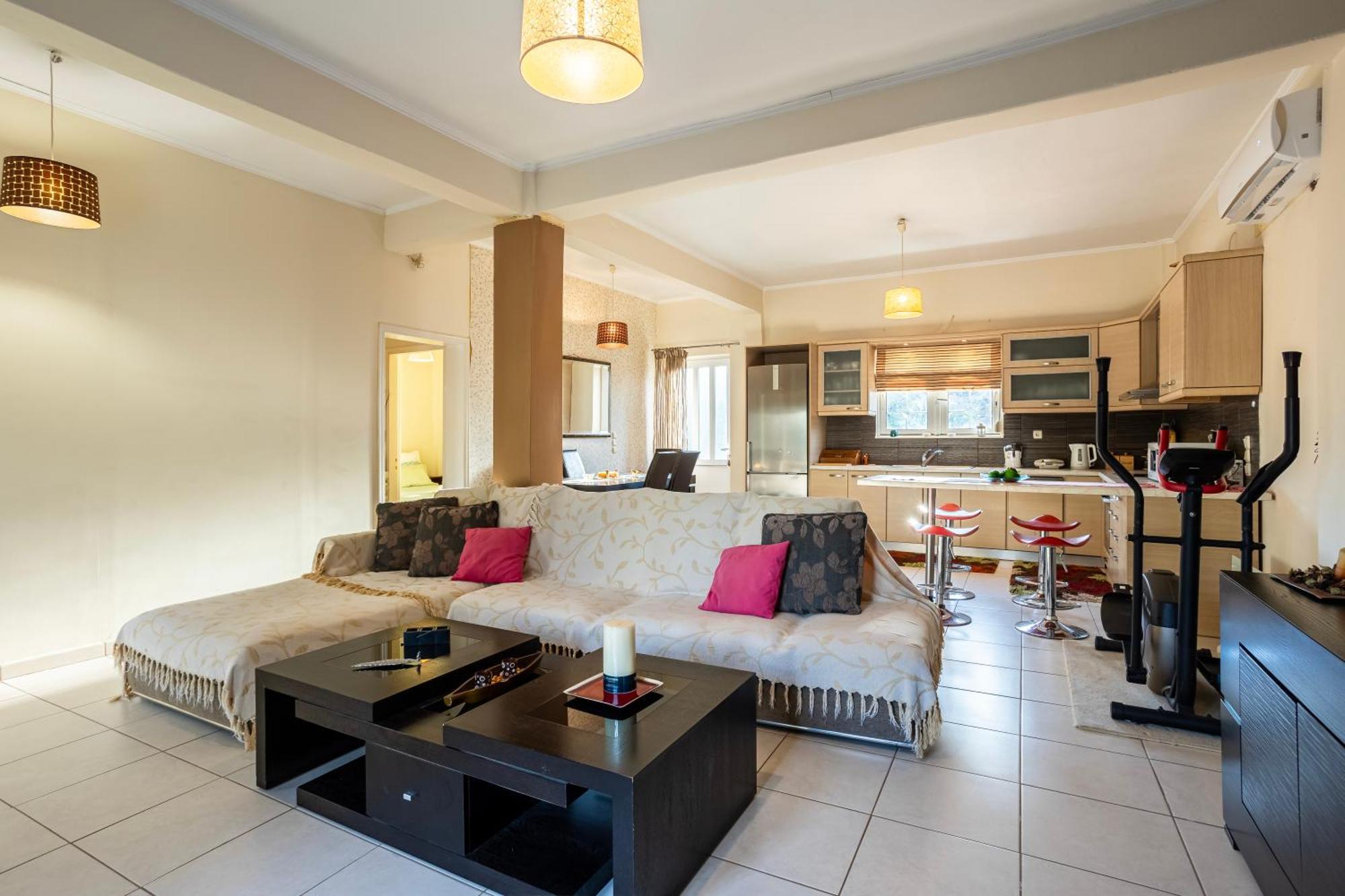 Kalamata'S Sunny Retreat Near The Historic Center Extérieur photo