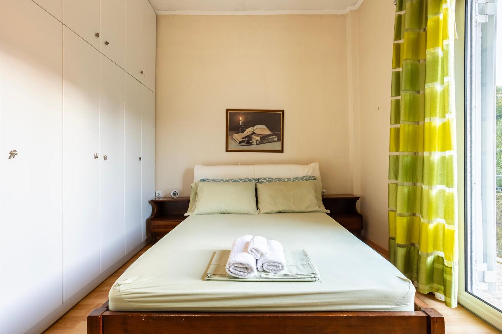 Kalamata'S Sunny Retreat Near The Historic Center Extérieur photo