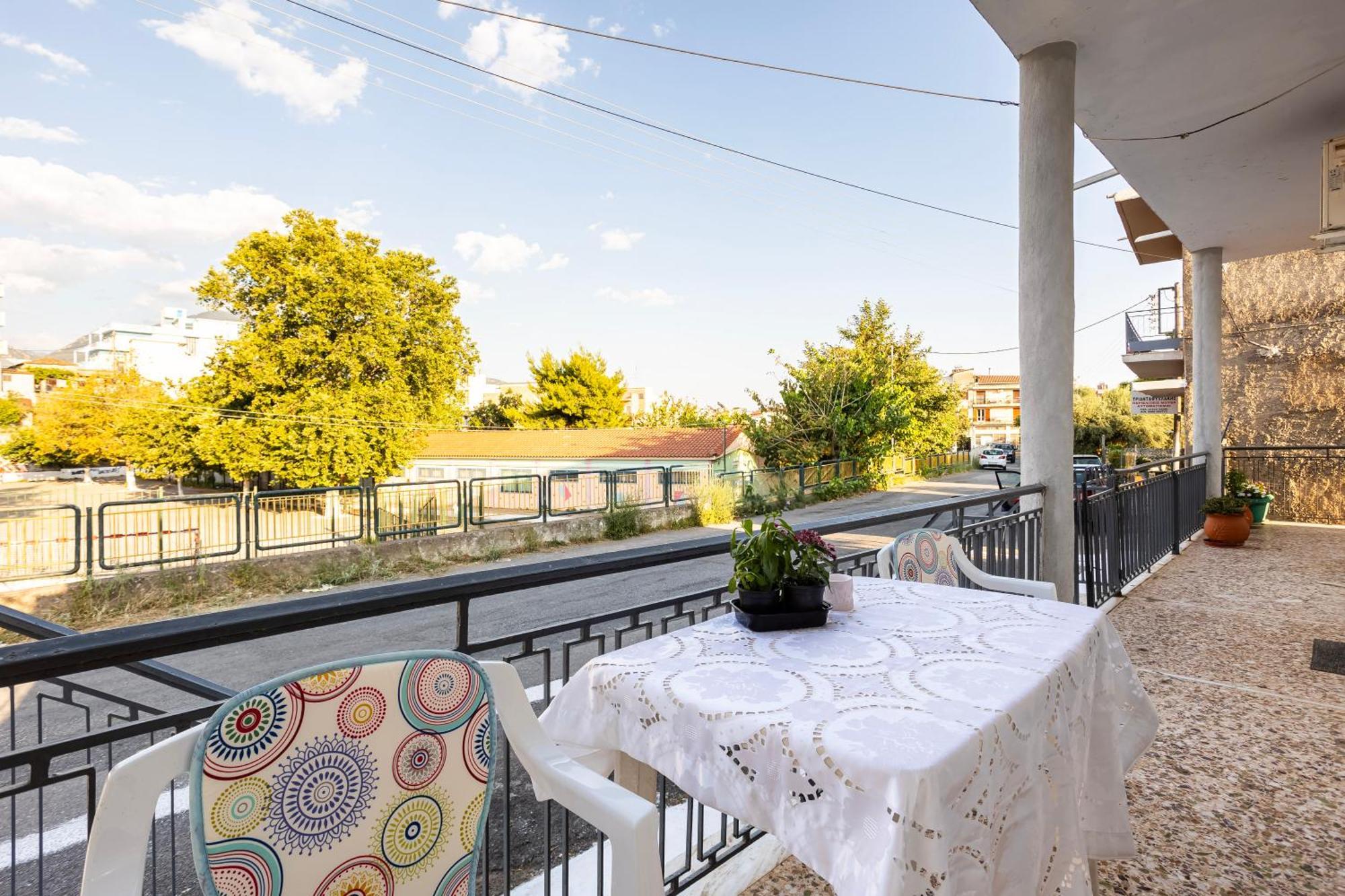 Kalamata'S Sunny Retreat Near The Historic Center Extérieur photo